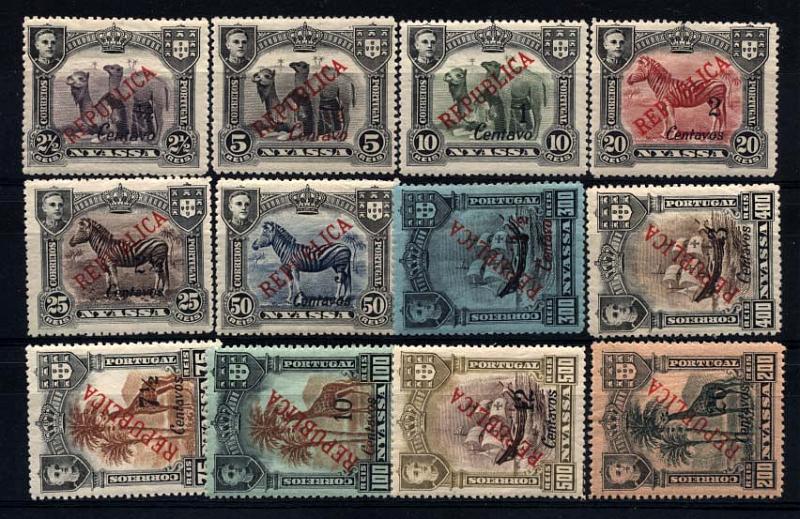 0064.jpg -     Lote:    64      Colecção Império      Companhia do Niassa       Descrição:         1921 &mdash; D. Manuel II, com sobretaxa, tipografadas em Londres. CE94/105. Série completa. Valor de catálogo &euro; 54,00.         **       Valor Base:     &euro; 15,00     Valor Venda:     &euro; 15,00     