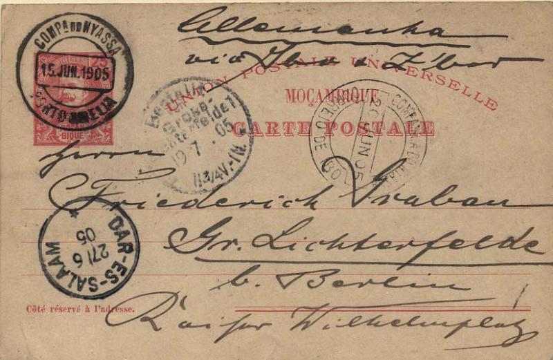 0114.jpg -     Lote:    114      Colecção Império      Inteiros Postais da Companhia do Niassa       Descrição:         1904 &mdash; D. Carlos I tipo Mouchon. Emissão de 1903 de Moçambique com a sobrecarga NYASSA. OM6, 25 reis carmim, circulado de Porto Amélia (15.06.1905) para Berlim (19.07.05), com trânsito por Ibo (20.06.05) e Dar-es-Salam (27.06.05). MB e R.         IC       Valor Base:     &euro; 40,00     Valor Venda:     &euro; 48,00     