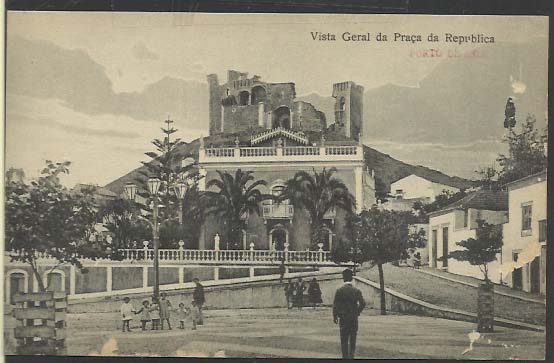 0785.jpg -     Lote:    785                   Descrição:         Porto de Mós. Vista Geral da Praça da Republica. Novo.        PI       Valor Base:     &euro; 7,00     Valor Venda:     &euro; 7,00     