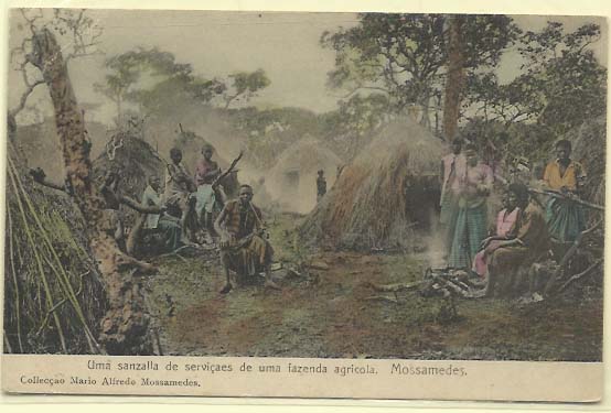 0796.jpg -     Lote:    796                   Descrição:         Angola &mdash; Uma sanzalla de serviçaes de uma fazenda agrícola. Mossamedes. Colecção de Mário Alfredo Mossamedes. Circulado.        PI       Valor Base:     &euro; 10,00     Valor Venda:     &euro; 10,00     