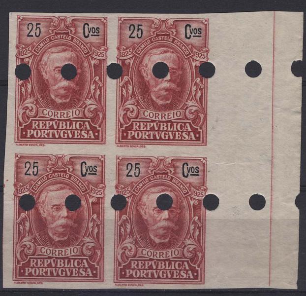 1002.jpg -     Lote:    1002            Portugal        Descrição:         1925 &mdash; Centenário do Nascimento de Camilo Castelo Branco. CE340, 25C vermelho. Quadra de provas não denteadas, bordo de folha, com furos de segurança da casa impressora. Cor aprovada.        PRV       Valor Base:     &euro; 20,00     Valor Venda:     &euro; 22,00     