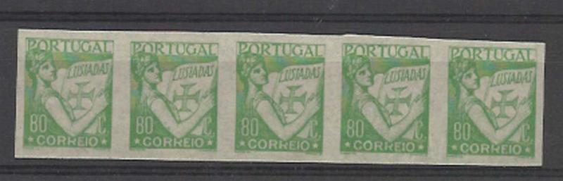 1007.jpg -     Lote:    1007            Portugal        Descrição:         1931 &mdash; Lusíadas. CE524, 80C. Tira horizontal de 5 provas não denteadas na cor verde esmeralda (aprovada) em papel fino (OM1773).        PRV       Valor Base:     &euro; 20,00     Valor Venda:     Retirado     