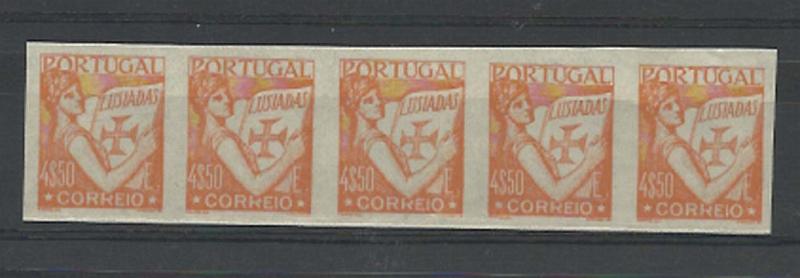 1009.jpg -     Lote:    1009            Portugal        Descrição:         1931 &mdash; Lusíadas. CE529, 4$50. Tira horizontal de 5 provas não denteadas na cor laranja (aprovada) em papel fino (OM1805).        PRV       Valor Base:     &euro; 20,00     Valor Venda:     Retirado     