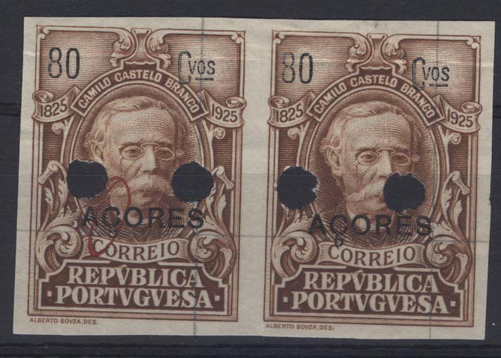 1035.jpg -     Lote:    1035            Açores       Descrição:         1925 &mdash; Centenário do Nascimento de Camilo Castelo Branco, com sobrecarga Açores. CE233, 80C castanho. Par horizontal de provas não denteadas, com furos de segurança da casa impressora.        PRV       Valor Base:     &euro; 10,00     Valor Venda:     Retirado     