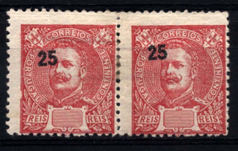 1081.jpg -     Lote:    1081            Portugal       Descrição:         1898/05 &mdash; D. Carlos I, tipo Mouchon. CE141, 25 reis carmim. Par horizontal com impressão deslocada da taxa.        **       Valor Base:     &euro; 8,00     Valor Venda:     &euro; 16,00     