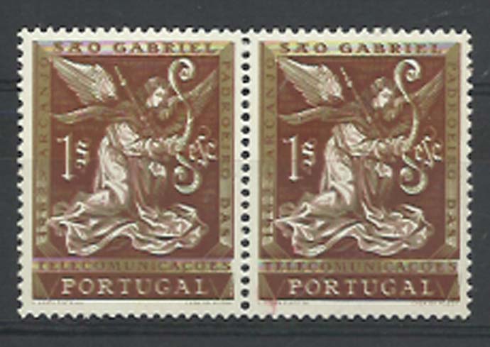 1089.jpg -     Lote:    1089            Portugal       Descrição:         1962 &mdash; Arcanjo S. Gabriel. CE886, 1$00. Par horizontal com deslocação da impressão da cor castanha.        ***       Valor Base:     &euro; 8,00     Valor Venda:     &euro; 10,00     