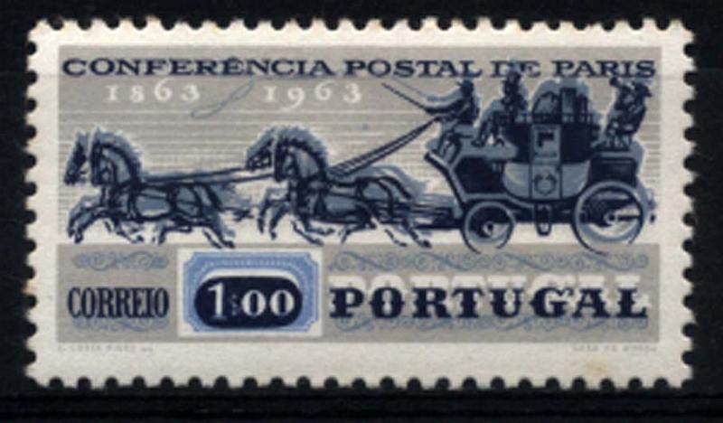 1090.jpg -     Lote:    1090            Portugal       Descrição:         1963 &mdash; Conferência Postal Multilateral de Portugal. CE909, 1$00. Selo com deslocação de impressão da cor cinzenta.        ***       Valor Base:     &euro; 5,00     Valor Venda:     &euro; 5,00     
