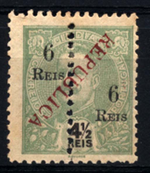 1136.jpg -     Lote:    1136            Índia       Descrição:         1914 &mdash; D. Carlos I tipo Mouchon de 1911/13, perfurados a meio, com sobrecarga REPUBLICA local. CE292, 6 reis s/ 4 &frac12; reis verde amarelo. Selo com sobrecarga invertida. Não catalogado.        *       Valor Base:     &euro; 20,00     Valor Venda:     &euro; 20,00     