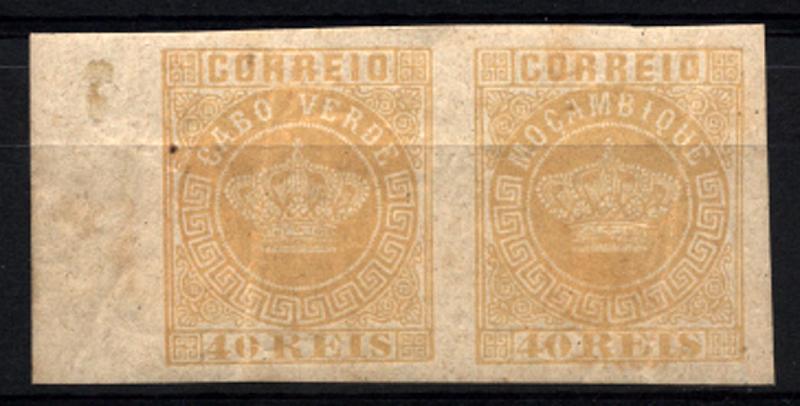 1151.jpg -     Lote:    1151            Moçambique       Descrição:         1876 &mdash; Tipo Coroa. CE13, 40 reis amarelo, não denteado. Par horizontal não denteado com selo de Cabo Verde e selo de Moçambique montado por engano nas folhas de Cabo Verde. Alguns pontos de óxido no verso.        **       Valor Base:     &euro; 30,00     Valor Venda:     Retirado     
