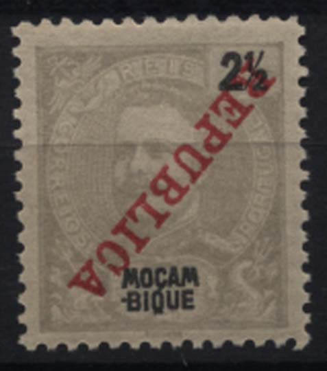 1153.jpg -     Lote:    1153            Moçambique       Descrição:         1911 &mdash; D. Carlos I com sobrecarga REPUBLICA da Casa da Moeda. CE103, 2 &frac12; reis cinzento, com a sobrecarga invertida.        **       Valor Base:     &euro; 5,00     Valor Venda:     &euro; 10,00     