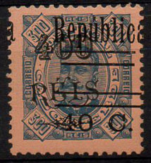 1158.jpg -     Lote:    1158            Moçambique       Descrição:         1925 &mdash; D. Carlos I, com sobrecarga REPUBLICA e nova sobretaxa. CE188, 40C s/ 400 s/ 300 reis, azul s/ laranja. Selo com a sobrecarga e a nova sobretaxa deslocadas.        **       Valor Base:     &euro; 6,00     Valor Venda:     &euro; 20,00     