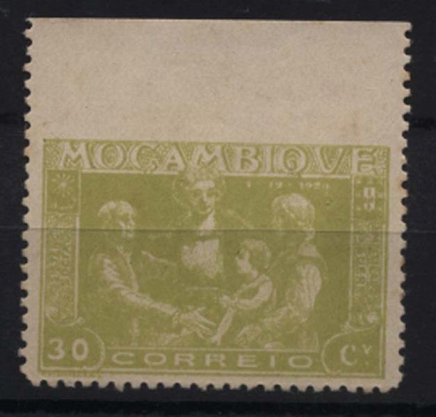 1161.jpg -     Lote:    1161            Moçambique       Descrição:         1920 &mdash; "Mutilados de Guerra". CE220, 30c verde oliva. Selo com falta de denteado horizontal no bordo superior. Ligeiro ponto de óxido no verso.        **       Valor Base:     &euro; 10,00     Valor Venda:     &euro; 10,00     
