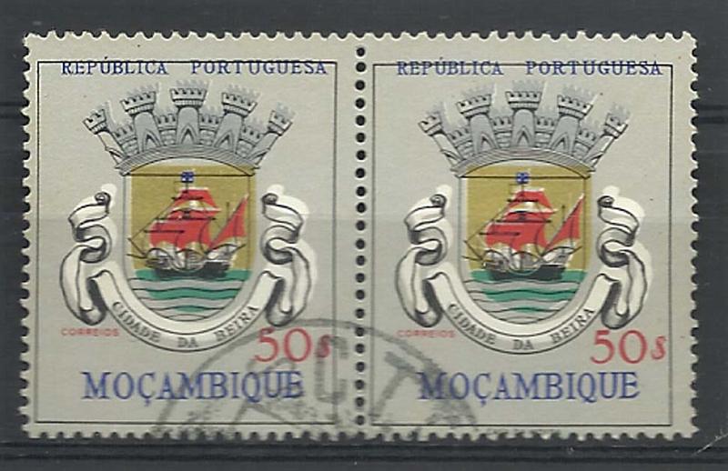 1166.jpg -     Lote:    1166            Moçambique       Descrição:         1961 &mdash; Brasões de Moçambique. CE447, 50$00. Par horizontal com a impressão a preto deslocada.         O       Valor Base:     &euro; 8,00     Valor Venda:     &euro; 8,00     