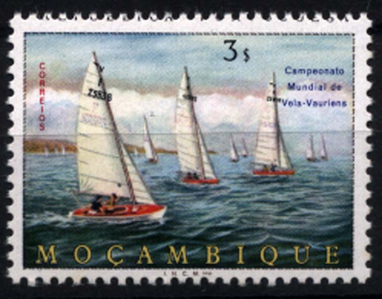 1172.jpg -     Lote:    1172            Moçambique       Descrição:         1973 &mdash; Campeonato Mundial de Vela &mdash; Vauriens. CE532, 3$00. Selo sem impressão da legenda "REPUBLICA PORTUGUESA". Não catalogado.        ***       Valor Base:     &euro; 10,00     Valor Venda:     &euro; 24,00     