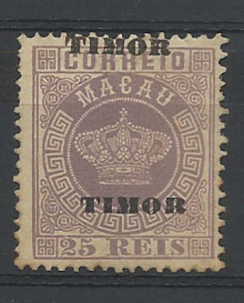 1208.jpg -     Lote:    1208            Timor       Descrição:         1886 &mdash; Tipo Coroa. Selos de Macau, com sobrecarga "TIMOR". CE4, 25 reis violeta, denteado 12 &frac12;, com dupla sobrecarga. Ligeiros pontos de óxido no verso. MB e MR.        **       Valor Base:     &euro; 40,00     Valor Venda:     Retirado     