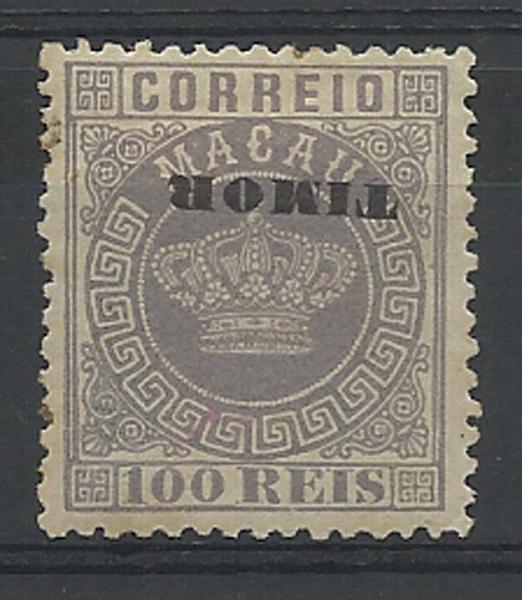 1212.jpg -     Lote:    1212            Timor       Descrição:         1886 &mdash; Tipo Coroa. Selos de Macau, com sobrecarga "TIMOR". CE8, 100 reis lilás claro, denteado 12 &frac12;, com sobrecarga invertida. Doisligeiros pontos de óxido no verso. MB e MR.        **       Valor Base:     &euro; 40,00     Valor Venda:     &euro; 40,00     