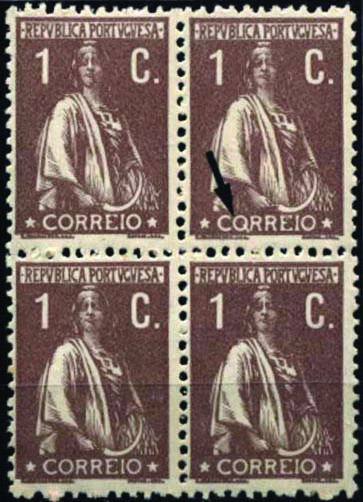 1318.jpg -     Lote:    1318            Portugal       Descrição:         1917/20 &mdash; Ceres. CE221, 1c castanho, papel liso, denteado 12x11 &frac12;. Quadra. Um dos selos com a variedade de cliché "CQRREIO". Valor de catálogo &euro; 179,00.        ***       Valor Base:     &euro; 36,00     Valor Venda:     &euro; 36,00     
