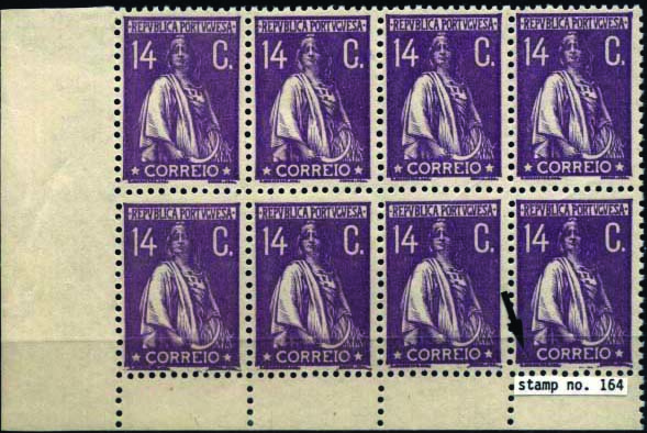 1320.jpg -     Lote:    1320            Portugal       Descrição:         1920/22 &mdash; Ceres. Novas taxas e cores. CE239, 14c violeta, papel liso, denteado 12x11 &frac12;. Bloco horizontal de 8 selos (4x2), cano de folha. Um dos selos (n.º 164 da folha) com a variedade de cliché MM IV (falta da estrela do lado esquerdo). MR.        ***       Valor Base:     &euro; 40,00     Valor Venda:     &euro; 110,00     