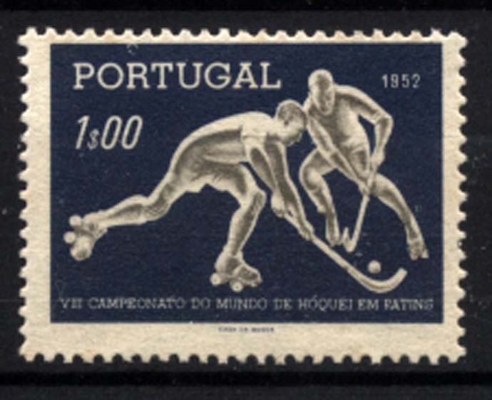 1363.jpg -     Lote:    1363            Portugal       Descrição:         1952 &mdash; 8.º Campeonato do Mundo de Hóquei em Patins. CE751, 1$00 azul escuro em papel cartolina.         *       Valor Base:     &euro; 12,00     Valor Venda:     &euro; 24,00     