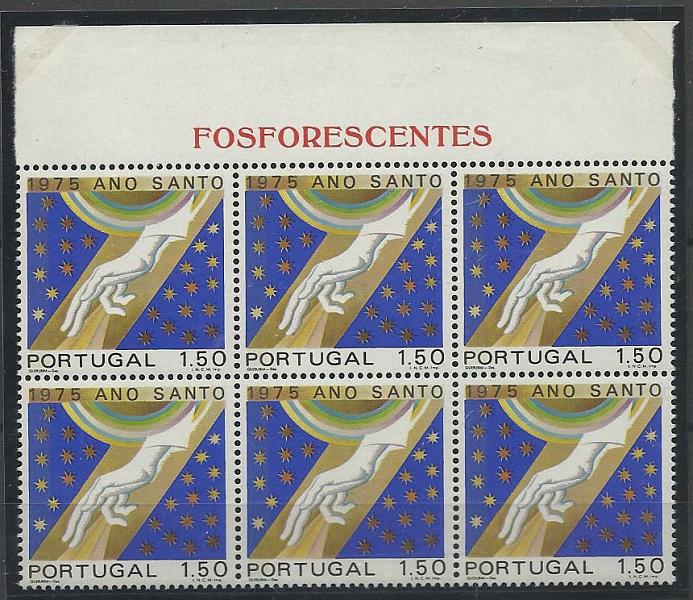 1381.jpg -     Lote:    1381            Portugal       Descrição:         1975 &mdash; Ano Santo. CE1248, 1$50. Bloco de seis selos, bordo de folha, com tarja fosforescente. Valor de catálogo &euro; 250,80.        ***       Valor Base:     &euro; 50,00     Valor Venda:     &euro; 50,00     