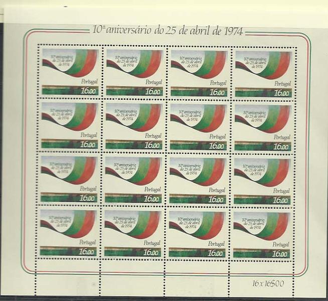 1387.jpg -     Lote:    1387            Portugal       Descrição:         1984 &mdash; 10.º Aniversário do 25 de Abril de 1974. CE FLS3 (1655). Mini-folha. Valor de catálogo &euro; 100,00.        ***       Valor Base:     &euro; 30,00     Valor Venda:     &euro; 75,00     