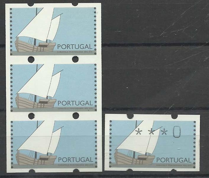 1402.jpg -     Lote:    1402            Portugal       Descrição:         1992 &mdash; Caravela Portuguesa &mdash; Séc. XVI. CE ETQ5. Papel tipo I. Lote composto por  tira de 3 etiquetas sem impressão da taxa e uma com a taxa ***0.        ETQ       Valor Base:     &euro; 6,00     Valor Venda:     Retirado     
