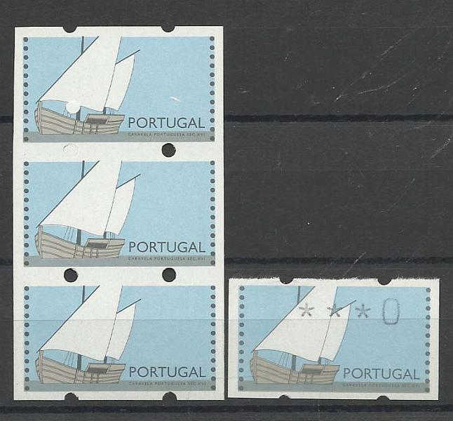 1403.jpg -     Lote:    1403            Portugal       Descrição:         1992 &mdash; Caravela Portuguesa &mdash; Séc. XVI. CE ETQ5. Papel tipo II. Lote composto por tira de 3 etiquetas sem impressão da taxa e uma com a taxa ***0.        ETQ       Valor Base:     &euro; 6,00     Valor Venda:     Retirado     