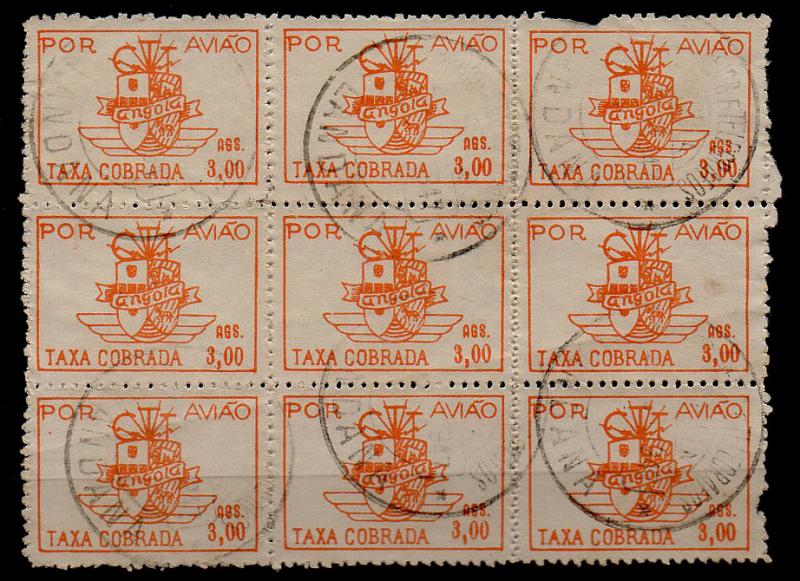 1499.jpg -     Lote:    1499            Angola       Descrição:         1947 &mdash; Correio Aéreo. Emblema dos CTT. CE CA12, 3$00 laranja. Bloco de 9 selos (3x3). Valor de catálogo &euro; 72,00.        O       Valor Base:     &euro; 14,00     Valor Venda:     &euro; 14,00     