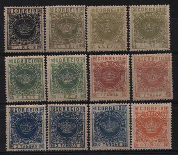 1540.jpg -     Lote:    1540            Índia       Descrição:         1882 &mdash; Tipo Coroa. Valores em moeda local. Tipo I. CE115/121. Falta CE120 par completar série em denteado 13 &frac12;. Lote de 12 selos. Repetições com tonalidades de cor. Alguns selos regomados. Lote a ver.         **       Valor Base:     &euro; 15,00     Valor Venda:     &euro; 32,00     