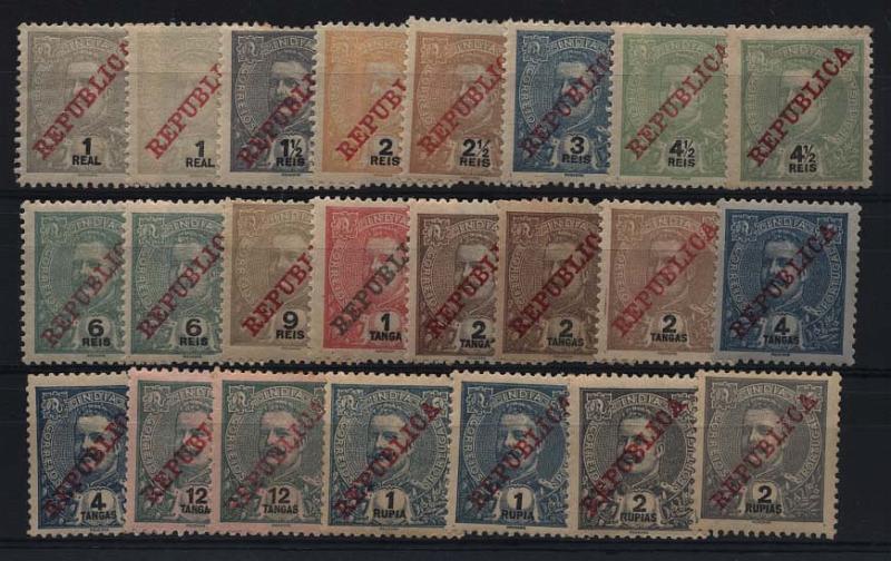 1557.jpg -     Lote:    1557            Índia       Descrição:         1911 &mdash; D. Carlos I, com sobrecarga REPUBLICA da Casa da Moeda. CE200/215. Série completa + repetições dos selos de 1r, 4 &frac12;, 6 reis, 2T, 4T, 12T, 1R e 2R (tonalidades de cor). Valor de catálogo &euro; 116,60.        **       Valor Base:     &euro; 25,00     Valor Venda:     &euro; 44,00     