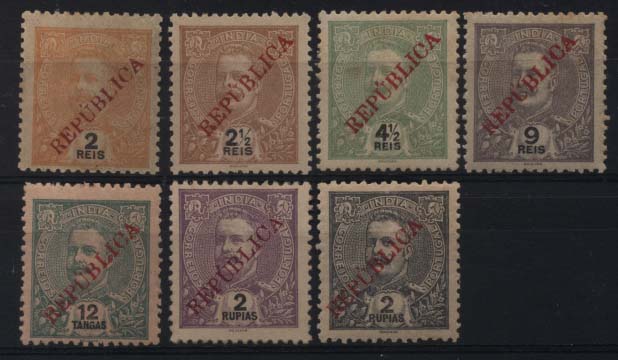 1572.jpg -     Lote:    1572            Índia       Descrição:         1914 &mdash; D. Carlos I Mouchon, com sobrecarga REPUBLICA local. CE273/276, 278, 280 e 281. Valor de catálogo &euro; 250,00.        ***/*       Valor Base:     &euro; 75,00     Valor Venda:     &euro; 140,00     