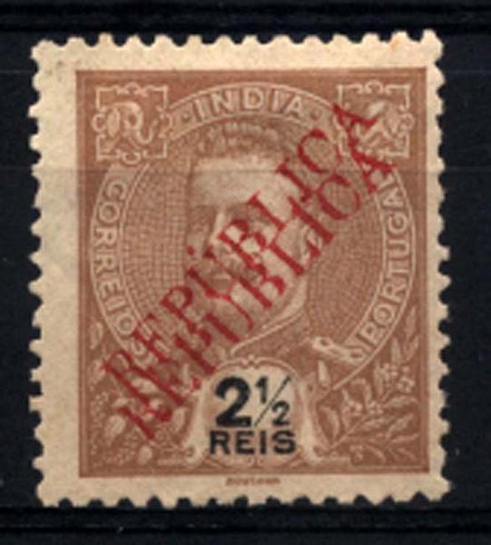 1573.jpg -     Lote:    1573            Índia       Descrição:         1914 &mdash; D. Carlos I Mouchon, com sobrecarga REPUBLICA local. CE274, 2 &frac12; reis castanho amarelo. Selo com dupla sobrecarga. Não catalogada.        *       Valor Base:     &euro; 15,00     Valor Venda:     Retirado     