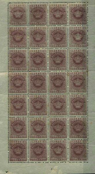 1640.jpg -     Lote:    1640            Moçambique       Descrição:         1876 &mdash; Tipo Coroa. CE9, 300 reis castanho vermelho, denteado 13 &frac12;, papel liso fino. Folha completa de 28 selos, com goma original. Valor de catálogo &euro; 168,00.        ***       Valor Base:     &euro; 75,00     Valor Venda:     &euro; 130,00     
