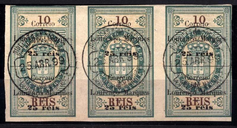 1674.jpg -     Lote:    1674            Lourenço Marques       Descrição:         1899 &mdash; Selos fiscais de Moçambique, com sobrecarga. CE48, 25 s/ 10 reis verde amarelo. Tira horizontal de 3 selos completos. Valor de catálogo &euro; 36,00.        O       Valor Base:     &euro; 5,00     Valor Venda:     &euro; 14,00     