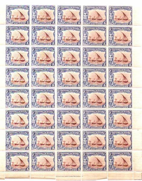 1699.jpg -     Lote:    1699            Companhia do Niassa       Descrição:         192&frac12;3 &mdash; Motivos diversos. CE125, 5E ultramar e sépia. Bloco de 40 selos. Valor de catálogo &euro; 384,00.        ***       Valor Base:     &euro; 40,00     Valor Venda:     &euro; 100,00     