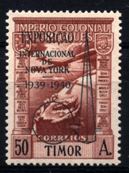1726.jpg -     Lote:    1726            Timor       Descrição:         1939 &mdash; Correio Aéreo. Império Colonial Português, com sobrecarga "Exposição Internacional de Nova York 1939-1940". CE CA16A, 50 avos castanho avermelhado. Selo com ligeiro sinal de charneira. Valor de catálogo &euro; 150,00.        **       Valor Base:     &euro; 30,00     Valor Venda:     &euro; 38,00     