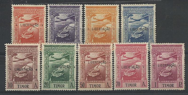 1728.jpg -     Lote:    1728            Timor       Descrição:         1947 &mdash; Correio Aéreo * Império Colonial Português, com sobrecarga "LIBERTAÇÃO". CE CA15/23. Série completa. Valor de catálogo &euro; 317,00.        ***       Valor Base:     &euro; 65,00     Valor Venda:     &euro; 80,00     