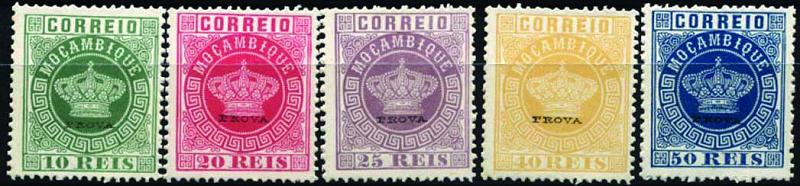 2030.jpg -     Lote:    2030            Moçambique       Descrição:         1881/85 &mdash; Tipo Coroa. Reimpressões de 1885. CE10/14. Série completa com sobrecarga horizontal "PROVA" a preto, tipo pequeno. Valor de catálogo &euro; 100,00.        R*       Valor Base:     &euro; 50,00     Valor Venda:     &euro; 55,00     