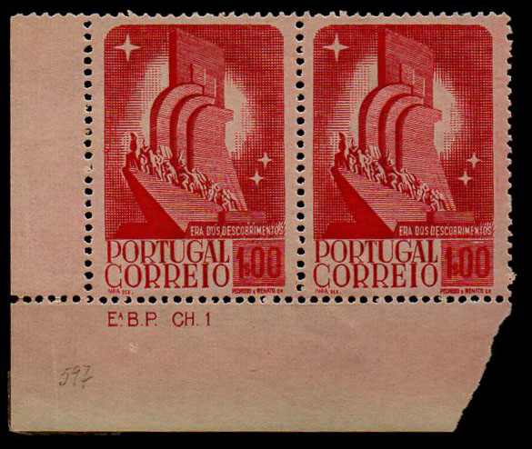 2323.jpg -     Lote:    2323      Lotes pelo Correio      Portugal       Descrição:         1940 &mdash; Fundação de Portugal. CE597, 1$00 vermelho formando um "coin daté", assinado EBP-CH-1        ***       Valor Base:     &euro; 6,00     Valor Venda:     Retirado     