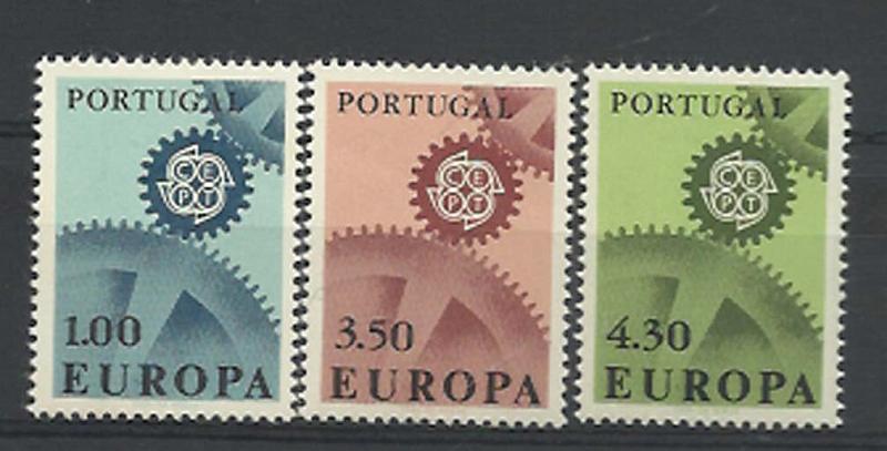 2330.jpg -     Lote:    2330      Lotes pelo Correio      Portugal       Descrição:         1967 &mdash; Europa CEPT. CE997/999. Série completa. Valor de catálogo &euro; 49,45.        ***       Valor Base:     &euro; 8,00     Valor Venda:     &euro; 8,00     