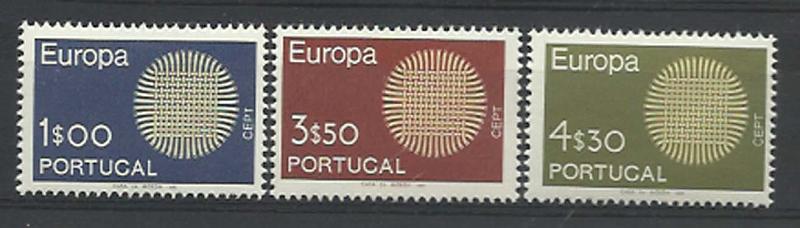 2332.jpg -     Lote:    2332      Lotes pelo Correio      Portugal       Descrição:         1970 &mdash; Europa CEPT. CE1063/1065. Série completa. Valor de catálogo &euro; 53,15.        ***       Valor Base:     &euro; 8,00     Valor Venda:     &euro; 8,00     
