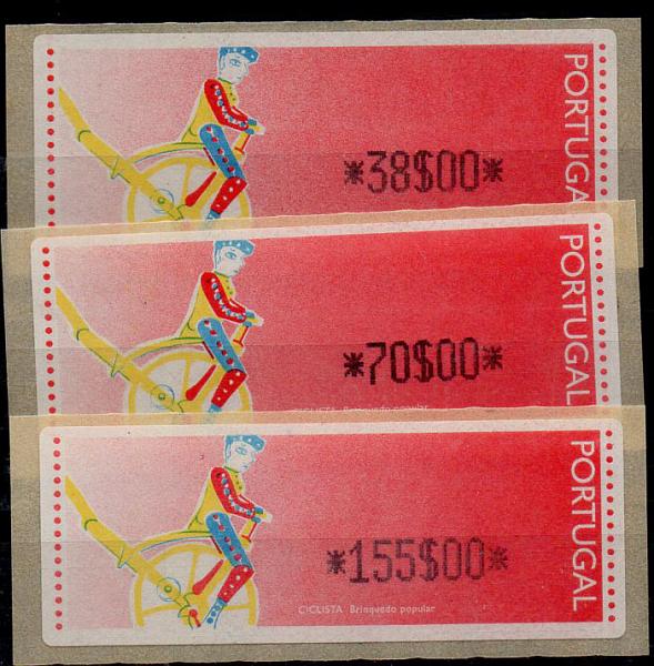 2339.jpg -     Lote:    2339      Lotes pelo Correio      Portugal       Descrição:         1992 &mdash; Brinquedos Populares &mdash; Ciclista. CE ETQ6. Série completa para o correio ordinário e para o ano de 1992. Valor de catálogo &euro; 15,45.        ETQ       Valor Base:     &euro; 3,00     Valor Venda:     &euro; 5,00     