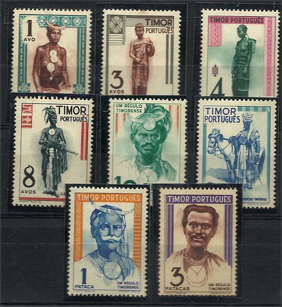2390.jpg -     Lote:    2390      Lotes pelo Correio      Timor       Descrição:         1948 &mdash; Tipos Indígenas. CE26&frac12;68. Série completa.        RG***       Valor Base:     &euro; 25,00     Valor Venda:     &euro; 25,00     