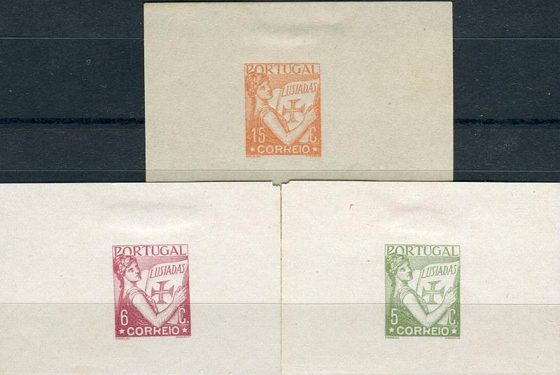 0131.jpg -     Lote:    131      Colecção "Os Lusíadas"             Descrição:         1930 &mdash; Lusíadas. Lote de 3 provas individuais do cunho II em papel porcelana, já com os valores de 5c, 6c e 15c abertos, sem cores e papel determinados, batidas antes de Junho de 1930, provavelmente em 1927, nas cores laranja, carmim e verde.        PRV       Valor Base:     &euro; 40,00     Valor Venda:     Retirado     