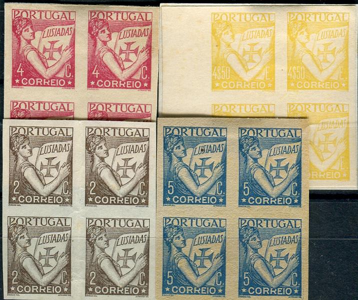 0163.jpg -     Lote:    163      Colecção "Os Lusíadas"             Descrição:         1931 &mdash; Lusíadas. Lote de 4 quadras (4c, 4$50, 2c e 5c) de provas não denteadas, impressas em vermelho-castanho, amarelo, castanho e azul, para verificação da composição e teste de cores e papeis (branco, creme, fino e espesso). Cores não aprovadas.        PRV       Valor Base:     &euro; 16,00     Valor Venda:     &euro; 16,00     