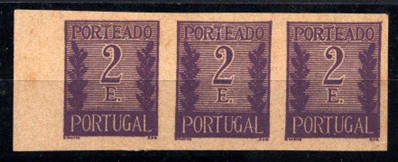 0802.jpg -     Lote:    802            Portugal       Descrição:         1940 &mdash; Porteado. Algarismo ladeado de ramos. POR CE63, 2$00 lilás escuro. Tira horizontal de 3 provas não dentadas em papel liso amarelado, na cor aprovada.        PRV       Valor Base:     &euro; 8,00     Valor Venda:     Retirado     