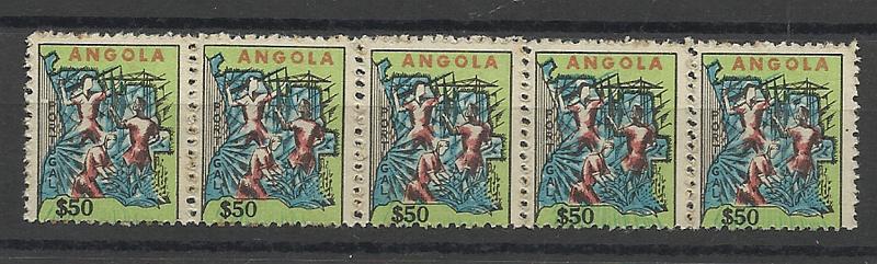 0838.jpg -     Lote:    838            Angola       Descrição:         1965 &mdash; Imposto Postal. Povoamento. Mapa de Angola. CE IP18, $50. Tira horizontal de 5 selos com o denteado deslocado, traduzindo-se numa diminuição significativa da altura dos selos.        *       Valor Base:     &euro; 12,00     Valor Venda:     Retirado     