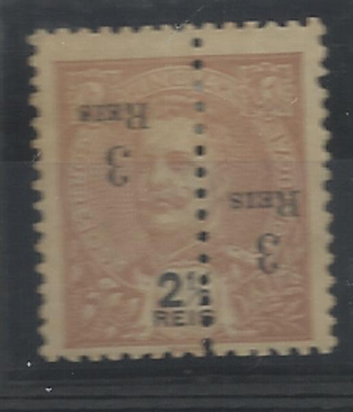 0906.jpg -     Lote:    906            Índia       Descrição:         1911/13 &mdash; D. Carlos I tipo Mouchon de 1903, perfurados ao meio e com sobretaxa. CE235, 3 reis s/ 2 &frac12; reis castanho amarelo, sobrecarga A. Selo completo com a sobretaxa invertida.        *       Valor Base:     &euro; 20,00     Valor Venda:     Retirado     
