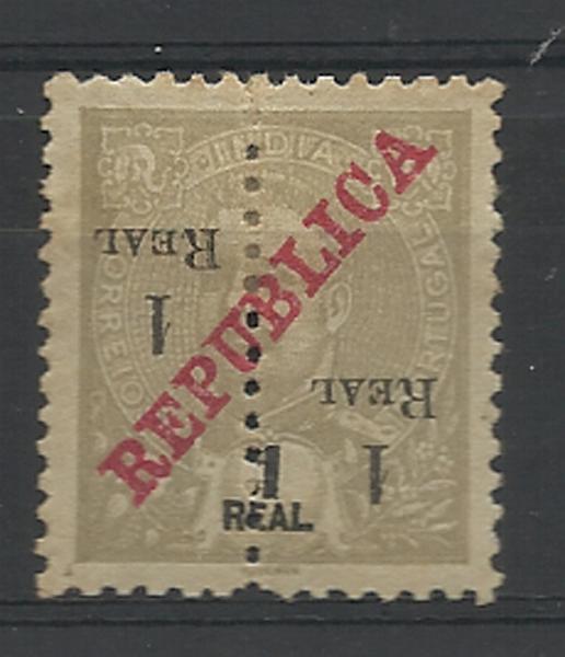 0908.jpg -     Lote:    908            Índia       Descrição:         1911/13 &mdash; D. Carlos I com sobretaxa e perfurados "a meio", sobre selos com sobrecarga REPUBLICA da Casa da Moeda. CE238, 1 real s/ 1 real cinzento, sobrecarga A. Selo completo com a sobretaxa invertida.        **       Valor Base:     &euro; 12,00     Valor Venda:     Retirado     