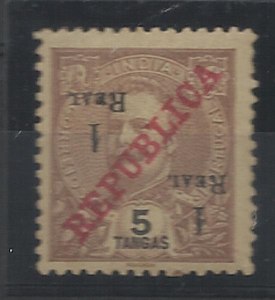0916.jpg -     Lote:    916            Índia       Descrição:         1911/13 &mdash; D. Carlos I com sobretaxa e perfurados "a meio", sobre selos com sobrecarga REPUBLICA da Casa da Moeda. CE242, 1 real s/ 5T castanho, sobrecarga A. Selo completo sem perfuração ao meio e com a sobretaxa invertida.        **       Valor Base:     &euro; 15,00     Valor Venda:     &euro; 38,00     